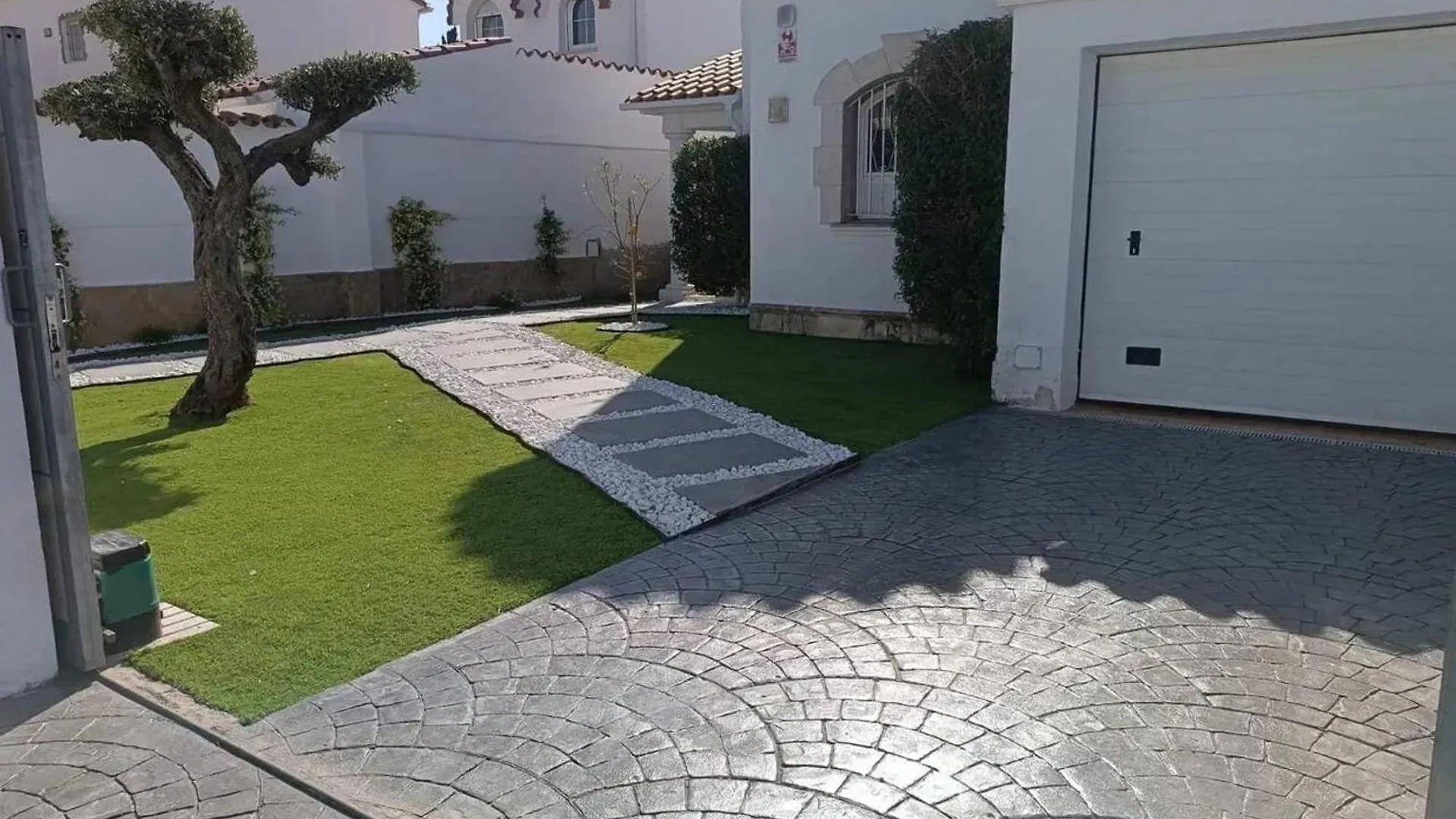 Welcoming Villa In Empuriabrava With Private Pool