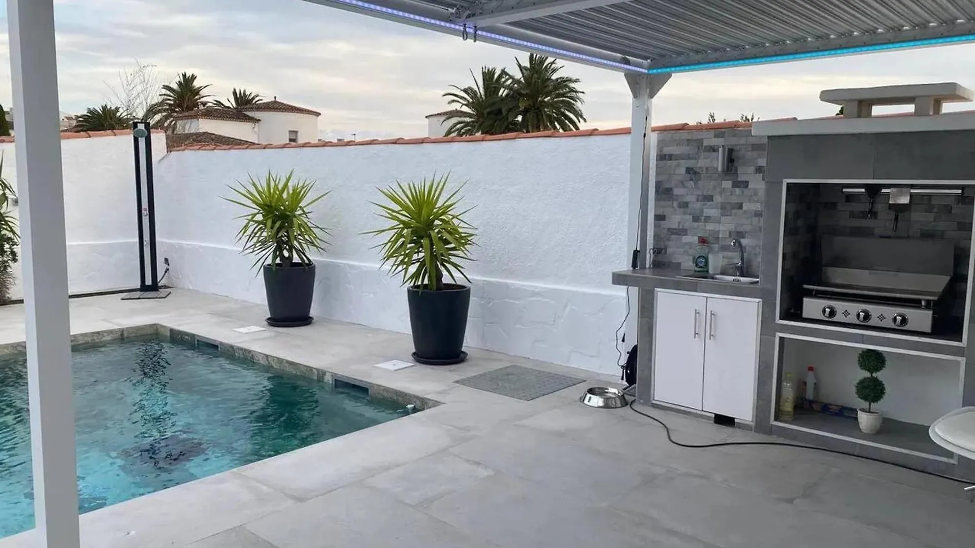 Welcoming Villa In Empuriabrava With Private Pool