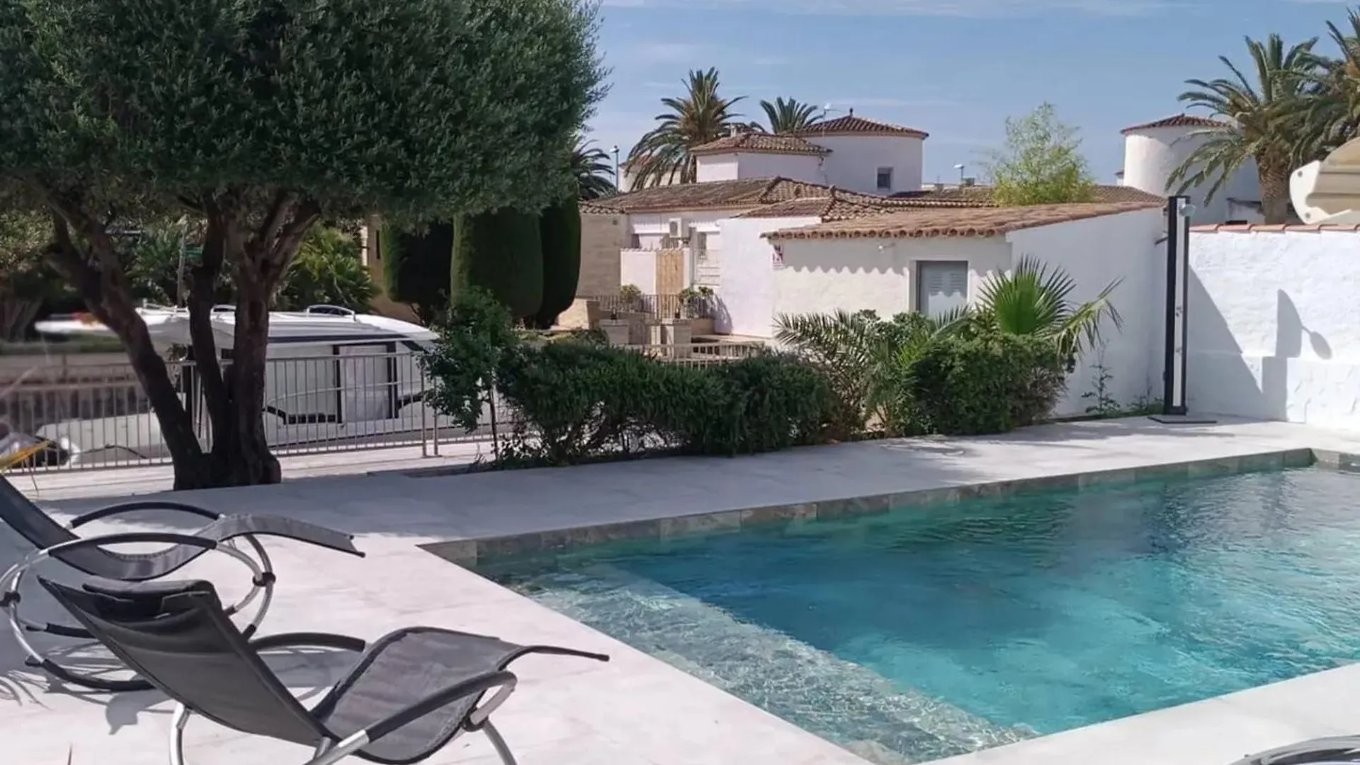 Welcoming Villa In Empuriabrava With Private Pool