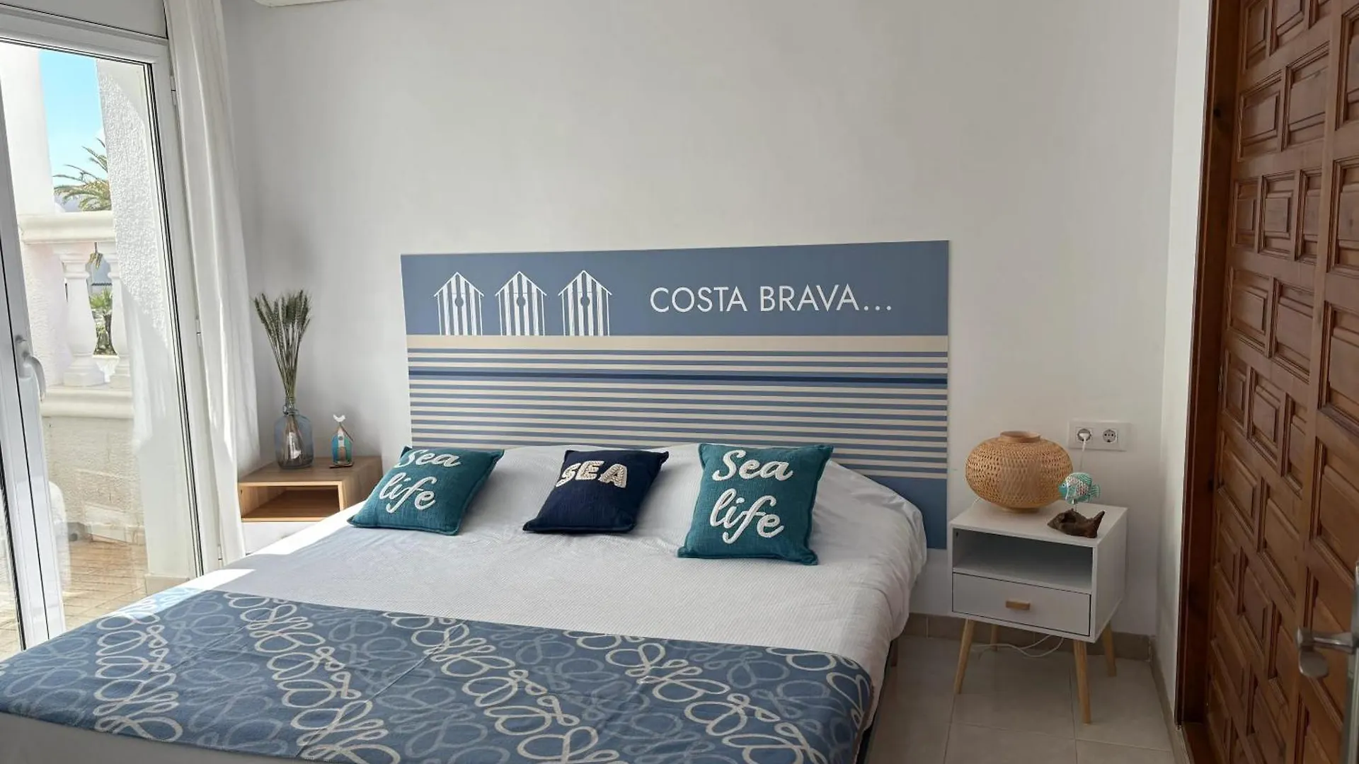 Welcoming Villa In Empuriabrava With Private Pool